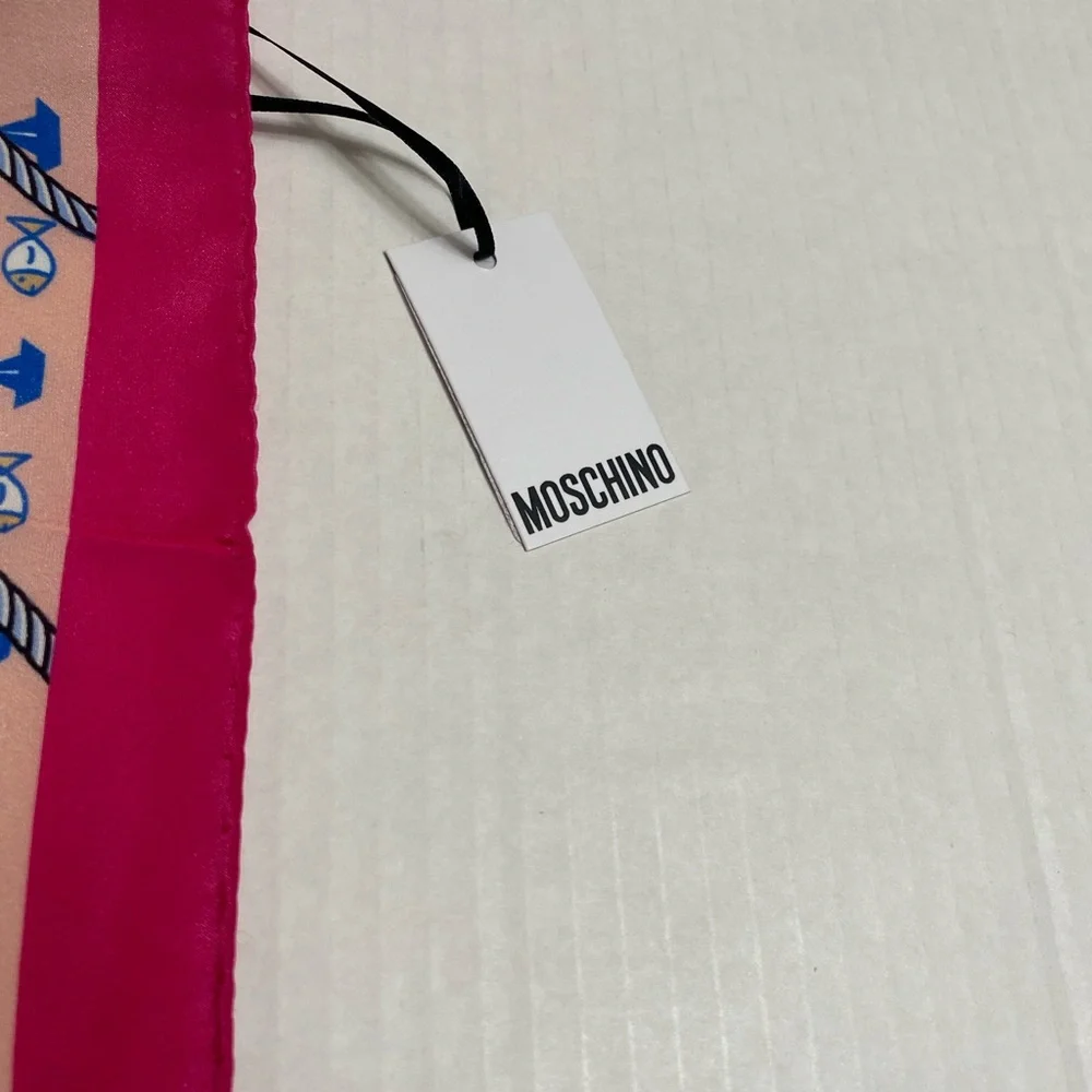 MOSCHINO SCARF - Picture 6 of 7
